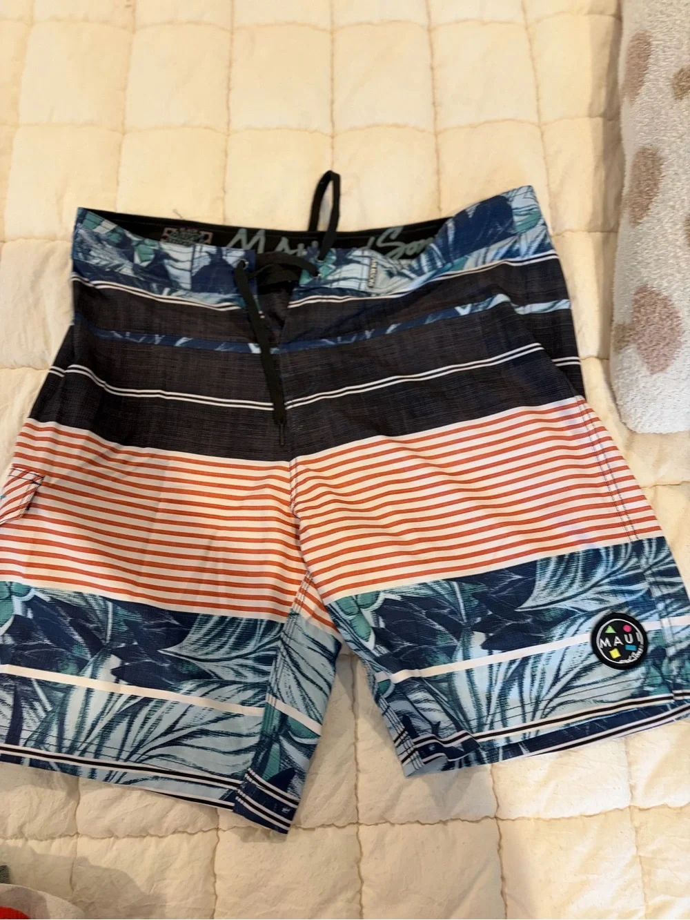 Maui And Sons Men’s Board Shorts Size 36